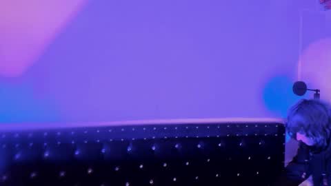 Allison  online show from 09-30-25, 04:12