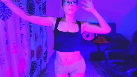 Snapshot of gia_flame_ chatting on 10-28-25, 02:15 gia_flame_ online show from 10-28-25, 02:15