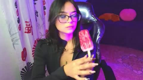 Snapshot of gia_flame_ chatting on 10-31-25, 03:18 gia_flame_ online show from 10-31-25, 03:18