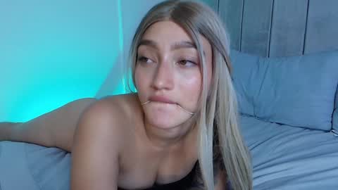 Gia online show from 01-10-25, 05:56