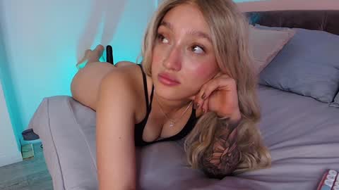 Gia online show from 01-22-25, 02:35