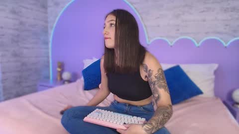 Gia online show from 01-13-26, 07:41