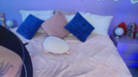 Snapshot of giaa_ross chatting on 02-25-26, 07:56 Gia online show from 02-25-26, 07:56