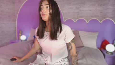 Snapshot of giaa_ross chatting on 03-26-26, 07:41 Gia online show from 03-26-26, 07:41