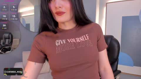 Snapshot of giaferrera_ chatting on 12-01-24, 05:24 Gia Ferrera online show from 12-01-24, 05:24