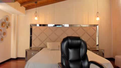 Gia Ferrera online show from 01-08-26, 07:27