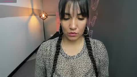 Snapshot of giafox_ chatting on 12-20-24, 12:27 G I A FOX online show from 12-20-24, 12:27