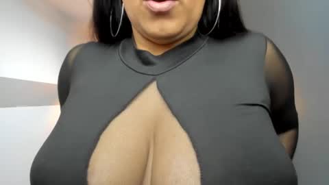 Snapshot of giafox_ chatting on 01-27-25, 03:18 G I A FOX online show from 01-27-25, 03:18