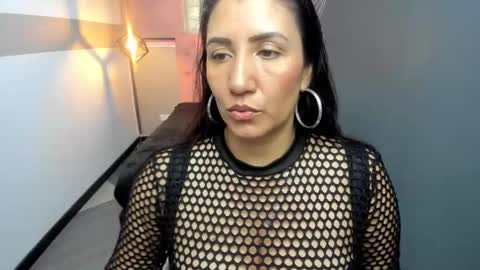 Snapshot of giafox_ chatting on 02-11-25, 01:30 G I A FOX online show from 02-11-25, 01:30