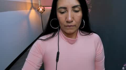 Snapshot of giafox_ chatting on 02-24-25, 03:53 G I A FOX online show from 02-24-25, 03:53