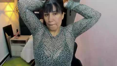 G I A  FOX online show from 10-19-25, 01:01