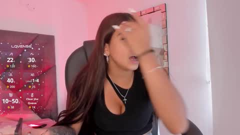 Gia  online show from 12-15-25, 05:28