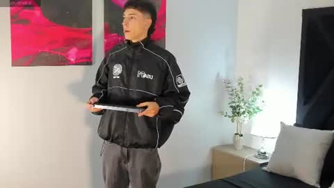 Snapshot of gian_rossii chatting on 06-22-26, 11:18 GIAN online show from 06-22-26, 11:18