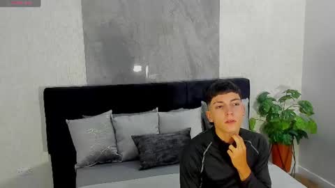 Snapshot of gian_rossii chatting on 07-11-26, 08:06 GIAN online show from 07-11-26, 08:06