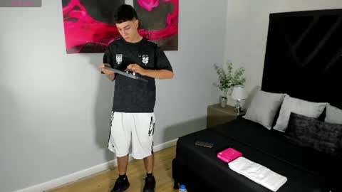 Snapshot of gian_rossii chatting on 07-14-26, 12:13 GIAN online show from 07-14-26, 12:13