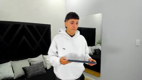 Snapshot of gian_rossii chatting on 07-21-26, 11:12 GIAN online show from 07-21-26, 11:12