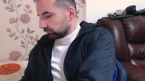 Snapshot of gianni_lion chatting on 04-12-26, 10:20 Gianni online show from 04-12-26, 10:20