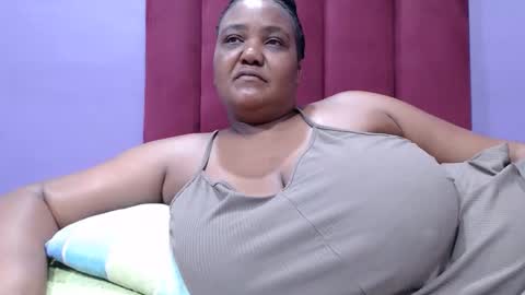 Snapshot of gianttitts chatting on 03-04-26, 08:26 gianttitts online show from 03-04-26, 08:26