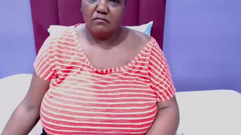 Snapshot of gianttitts chatting on 03-07-26, 05:43 gianttitts online show from 03-07-26, 05:43