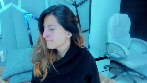 GiaRoussel online show from 12-30-24, 02:51