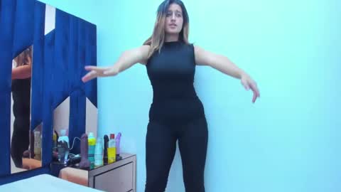 GiaRoussel online show from 01-05-25, 06:35