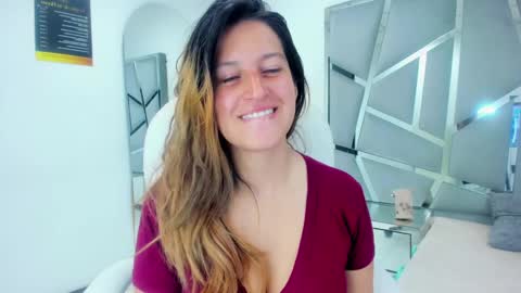 GiaRoussel online show from 01-10-25, 02:55