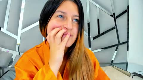 GiaRoussel online show from 02-09-25, 05:01