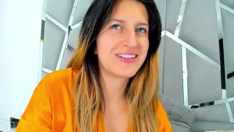 GiaRoussel online show from 02-09-25, 08:13