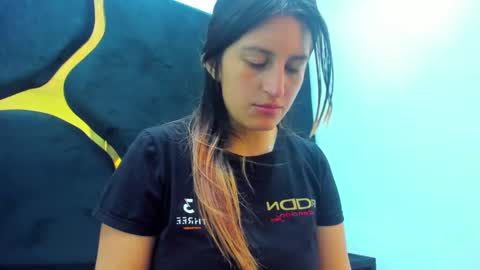 GiaRoussel online show from 02-25-25, 01:39