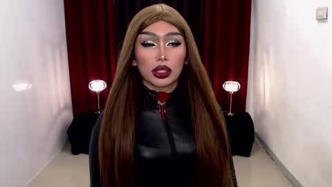 Snapshot of giaxxx01 chatting on 12-17-24, 12:34 Gia X online show from 12-17-24, 12:34