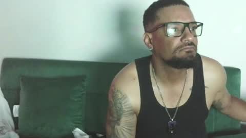 Snapshot of gifted_bucknasty chatting on 06-18-26, 01:39 Gifted online show from 06-18-26, 01:39