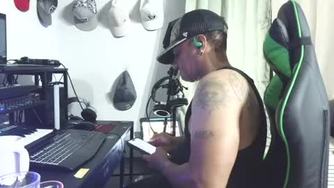 Snapshot of gifted_bucknasty chatting on 07-24-26, 01:36 Gifted online show from 07-24-26, 01:36