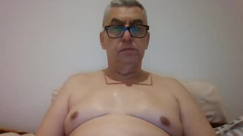 gigi1970 online show from 12-25-24, 08:17