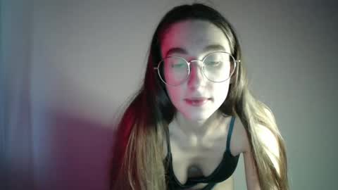 Snapshot of gigi_nix chatting on 03-08-25, 02:40 Gigi online show from 03-08-25, 02:40