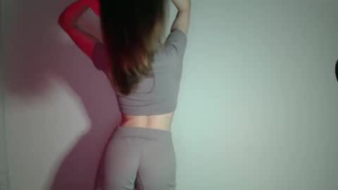 Snapshot of gigi_nix chatting on 03-08-25, 05:43 Gigi online show from 03-08-25, 05:43