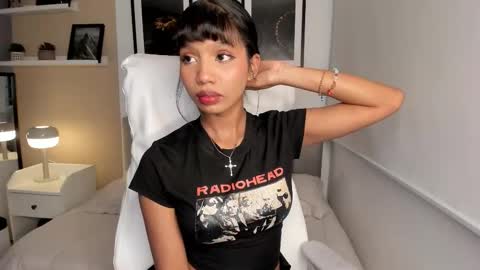 GIGI online show from 10-16-25, 04:35