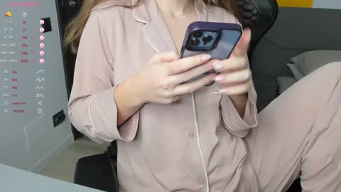 gigihadd online show from 12-26-24, 05:40