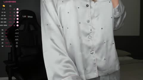 gigihadd online show from 01-30-25, 03:19