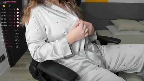 gigihadd online show from 02-06-25, 07:29