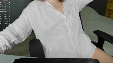 gigihadd online show from 11-24-25, 01:00