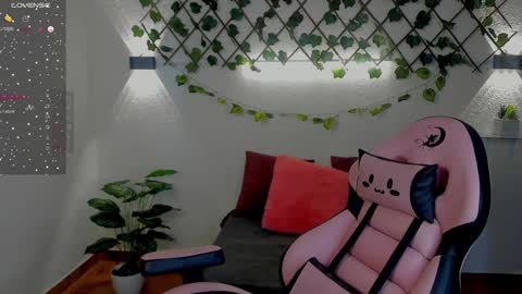 Gisel online show from 12-20-24, 04:04