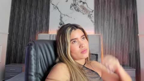 Snapshot of gigiidoll chatting on 01-20-25, 05:59 Gigi Doll online show from 01-20-25, 05:59