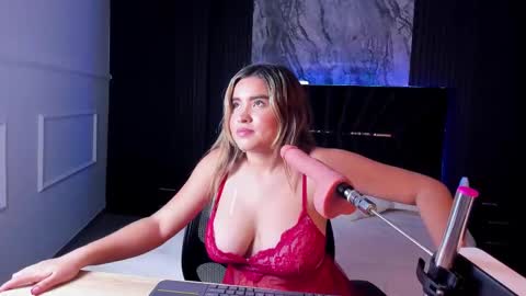 Snapshot of gigiidoll chatting on 02-13-25, 02:31 Gigi Doll online show from 02-13-25, 02:31