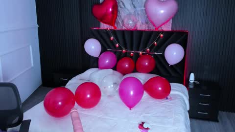 Snapshot of gigiidoll chatting on 02-14-25, 11:53 Gigi Doll online show from 02-14-25, 11:53