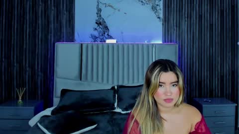 Snapshot of gigiidoll chatting on 02-26-25, 02:36 Gigi Doll online show from 02-26-25, 02:36