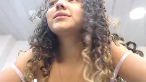 Giia  online show from 02-06-26, 01:36