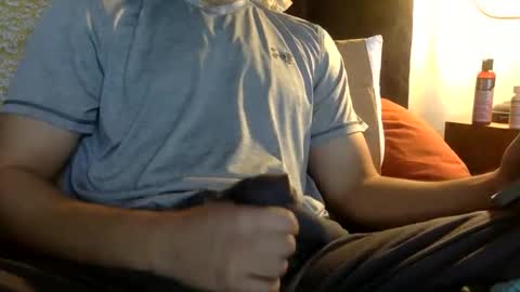 Snapshot of gimmy334224 chatting on 02-14-26, 09:00 gimmy online show from 02-14-26, 09:00