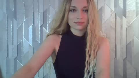 gina_helly online show from 07-25-26, 08:23