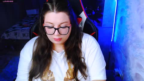 Snapshot of ginger_grayy chatting on 12-08-24, 07:43 Alexa here online show from 12-08-24, 07:43