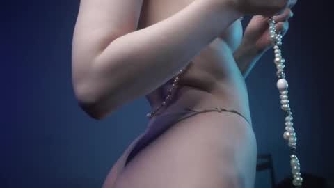        im expecting 350 thumbs up on my altar   online show from 02-24-25, 01:13